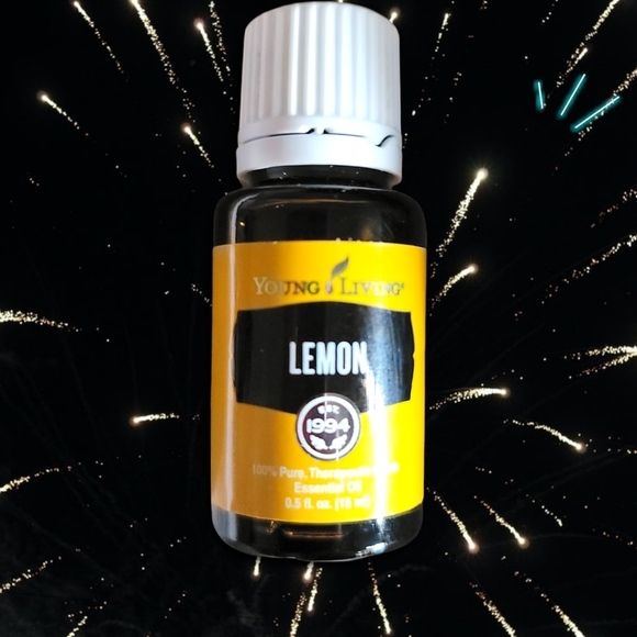 Young Living Essential Oil Bundle Lemon Oil & Thieves Hand Saniti… - Picture 3 of 14